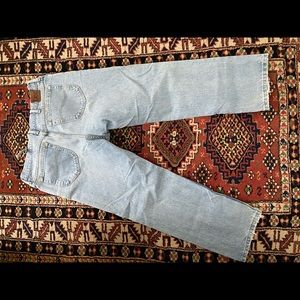 Perfectly worn vintage Lee jeans. Size is 38x29. Note that this pair #4